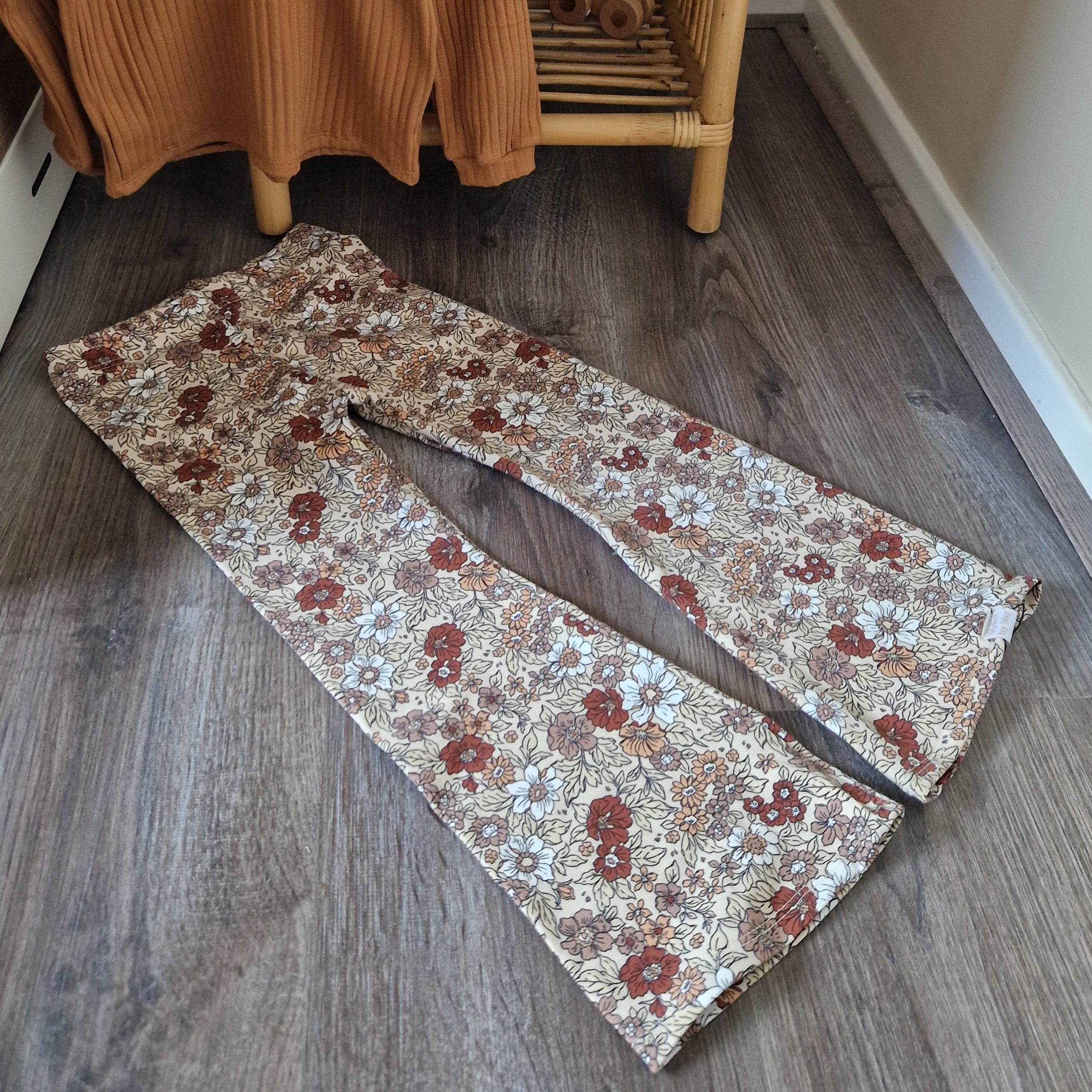 Flared bruin/beige bloemen broek